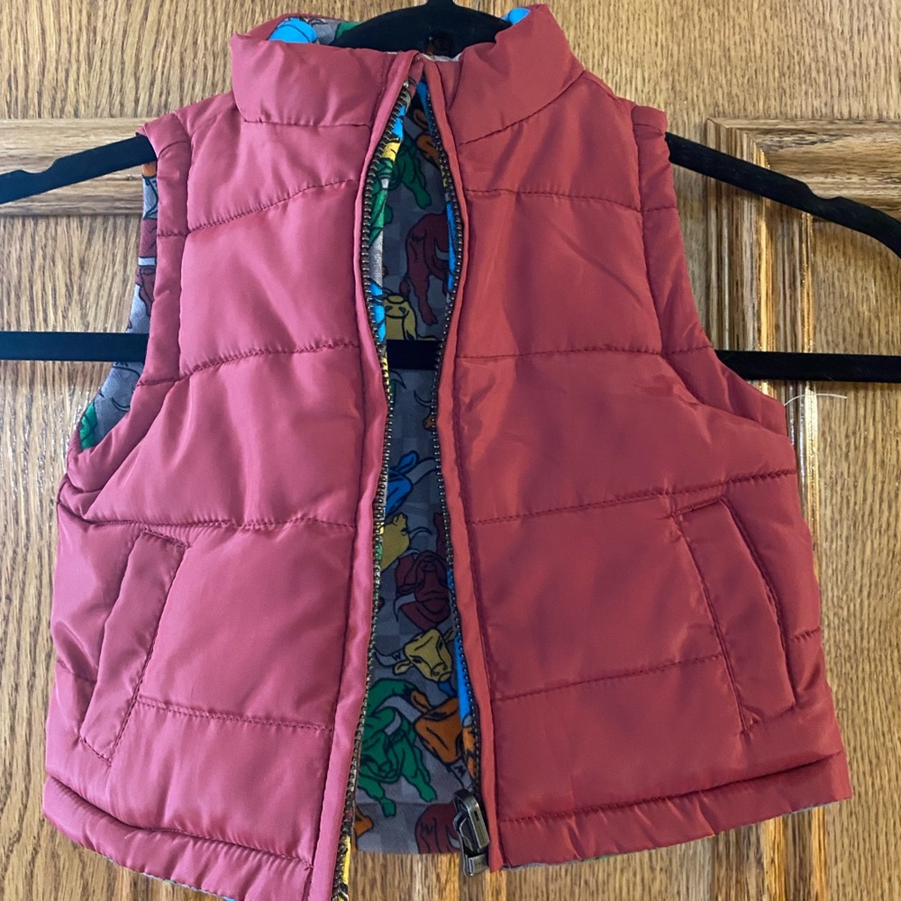Infant Wrangler Vest Size 3-6 months Burgundy puff vest colored bulls inside
